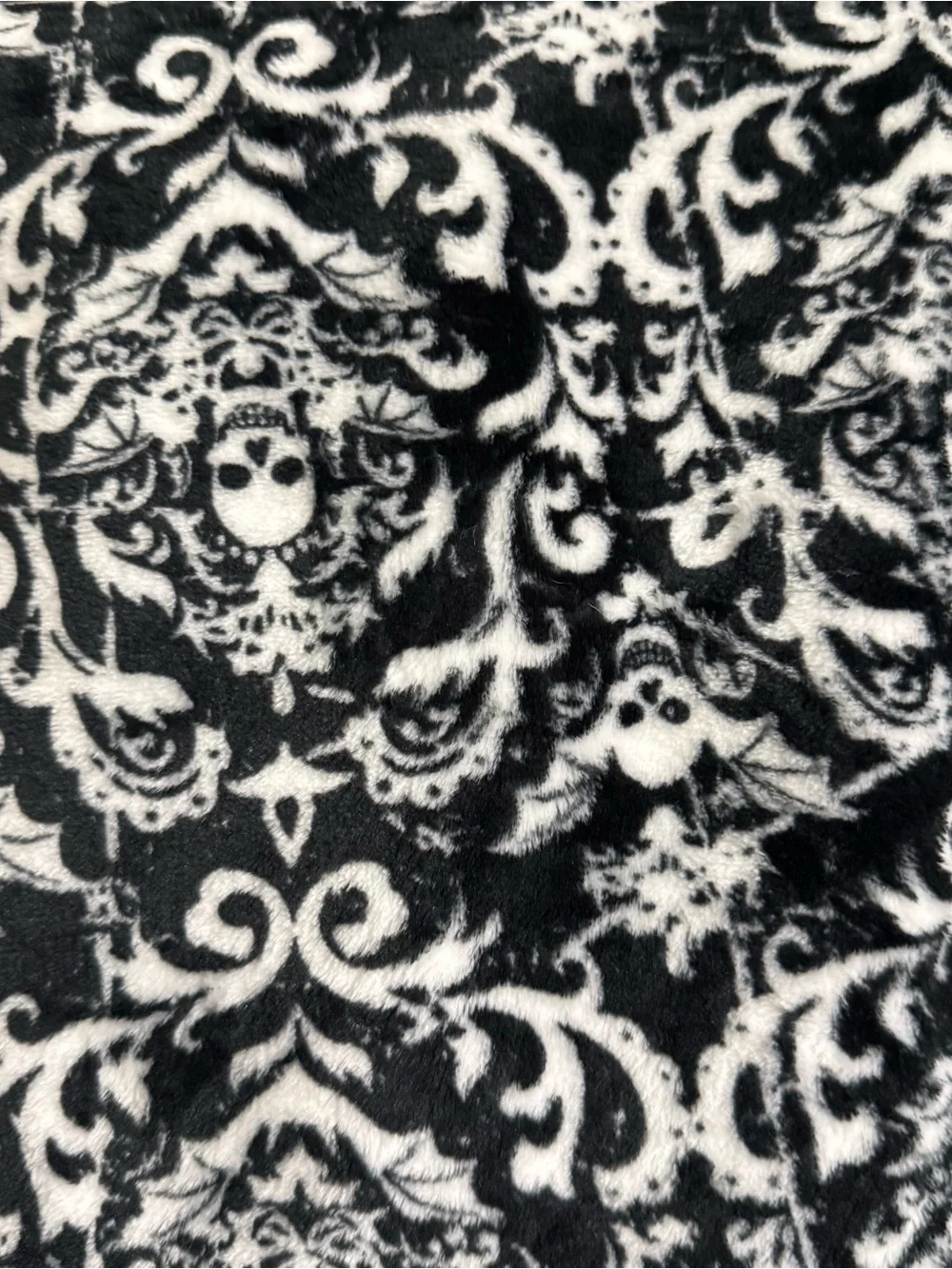 Damask skull ultra soft throw blanket